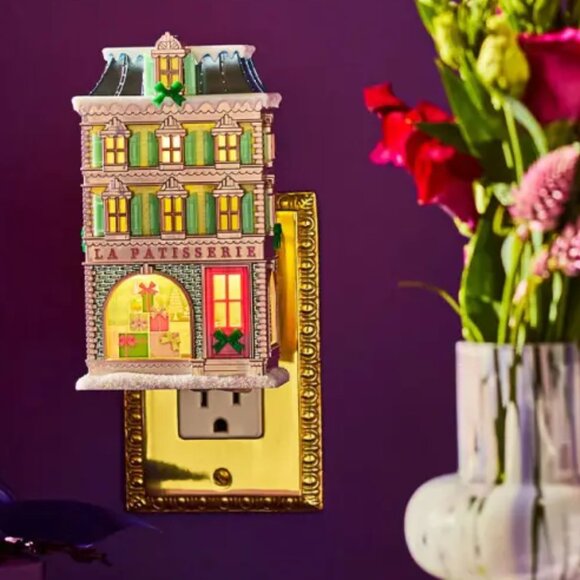 Bath Body Works Emily Paris Holiday Bakeshop Projector Wallflower Fragrance Plug - Picture 2 of 4